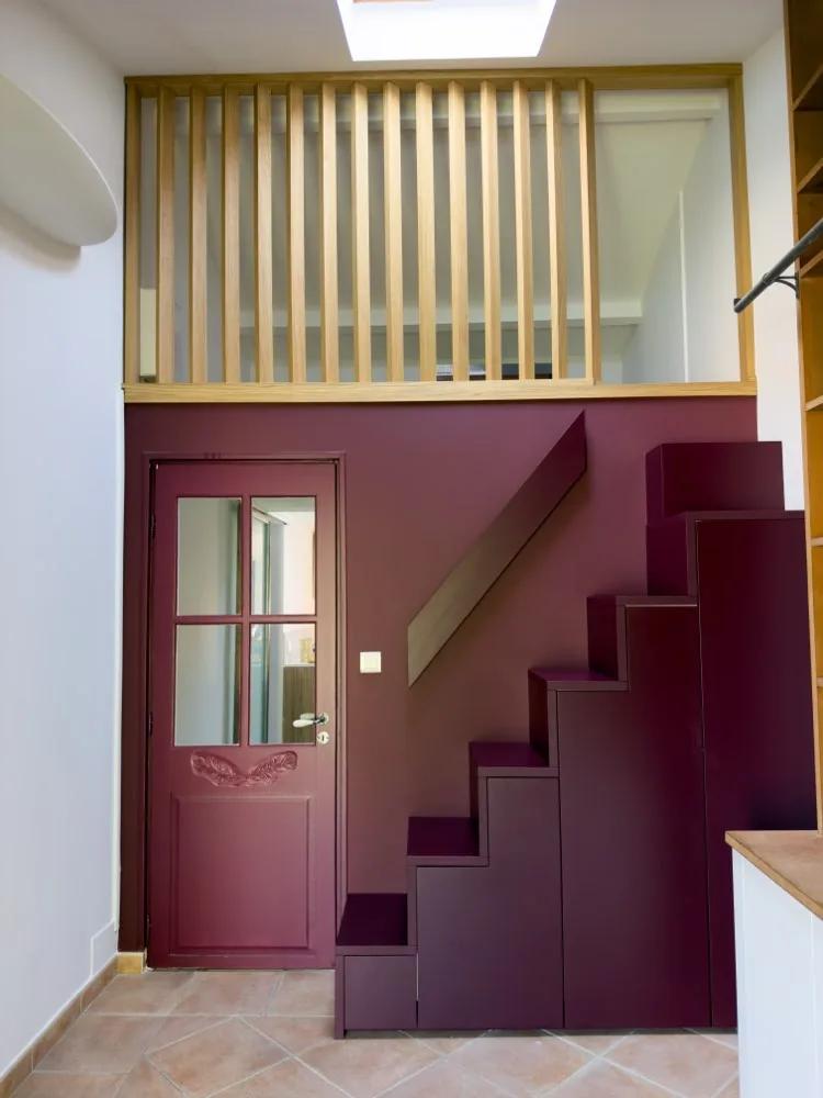 Escalier avec rangement intégré