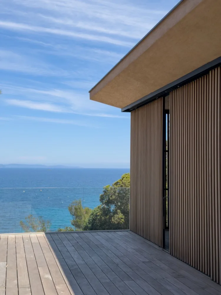 Terrasse bois vue mer