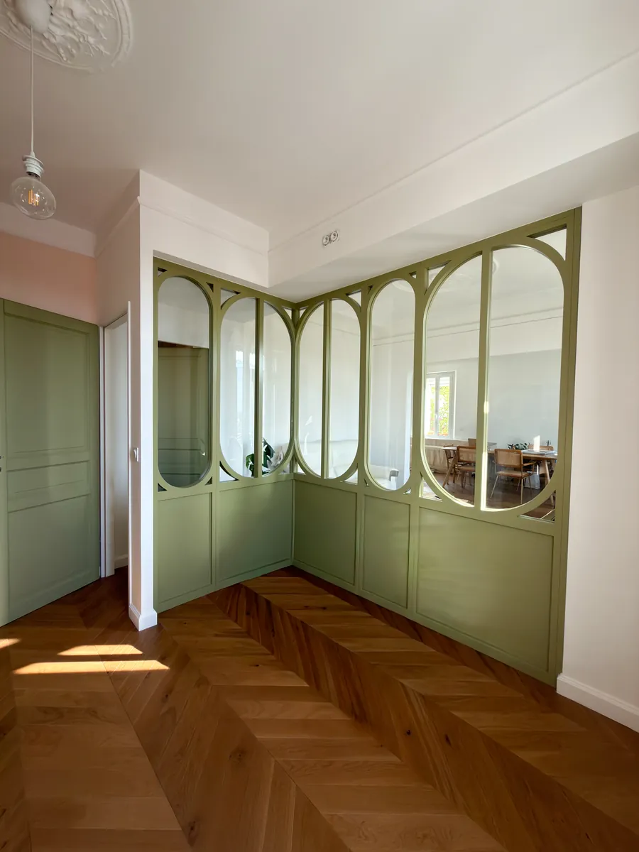 Verrière en angle sur mesure dans un appartement ancien